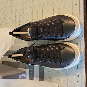 NIB Black Vionic Sneakers Size 7